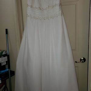 PLUS SIZE WEDDING DRESS SIZE 22 USED